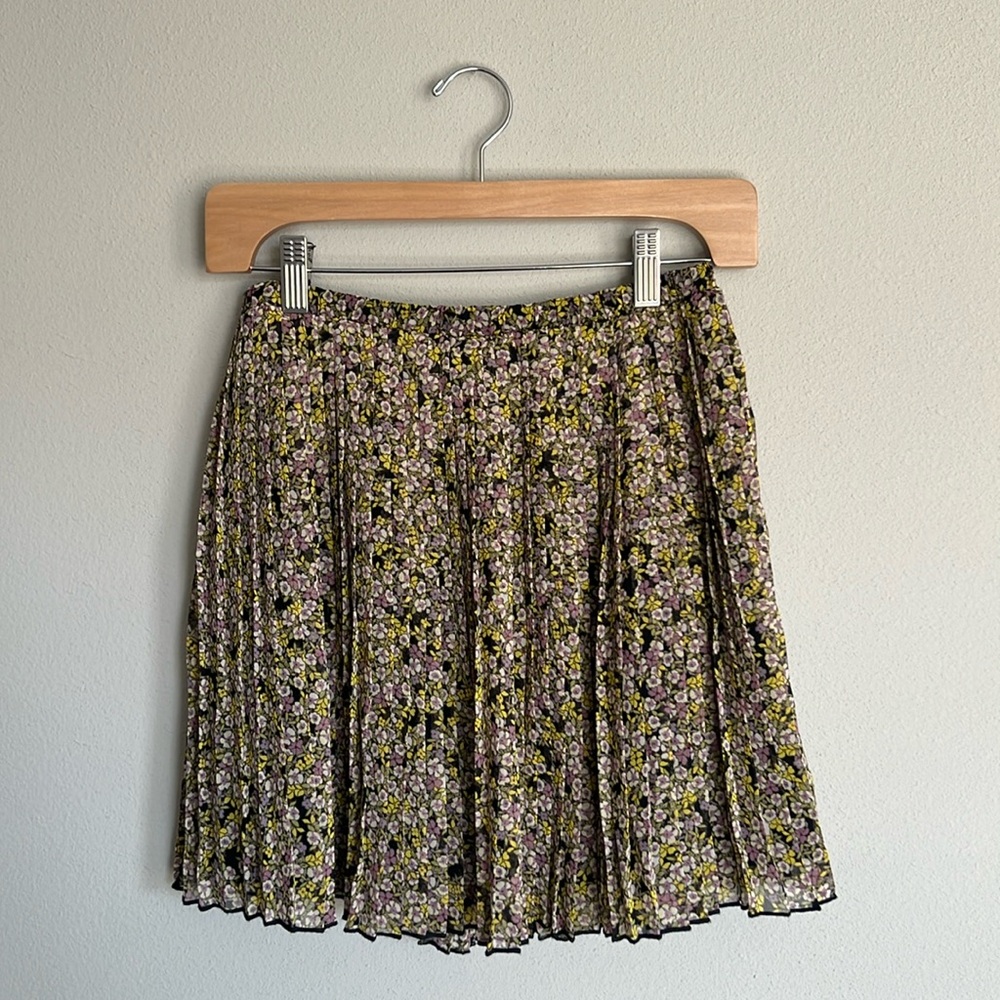 Lilly White pleated floral skirt